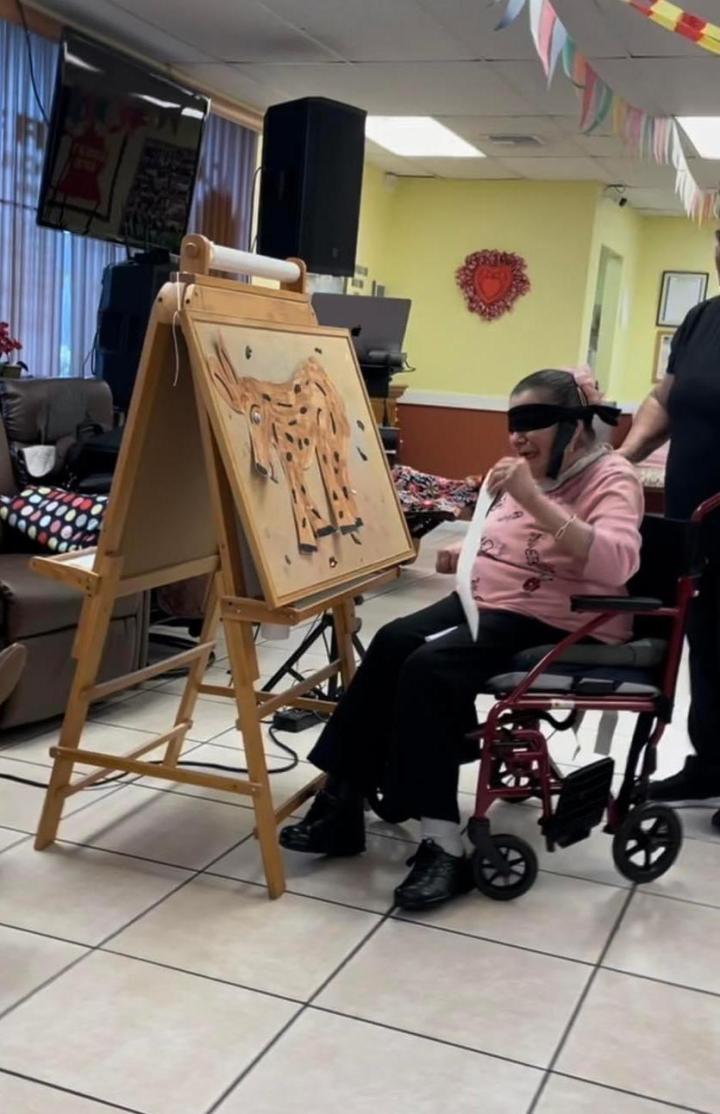 We curate programs that engage, challenge, and nourish the minds of seniors in Miami.